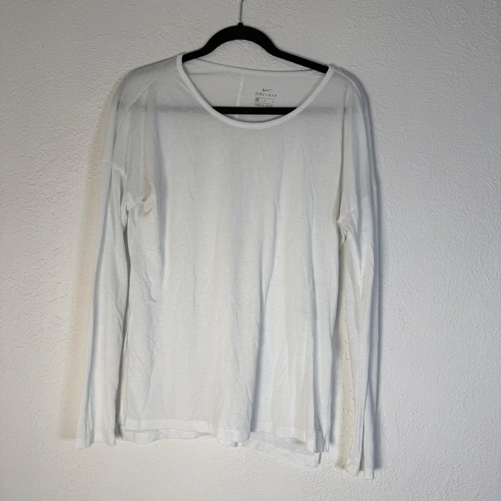 Nike Dri-FIT Womens M White Long Sleeve Training Top Relaxed Fit Activewear